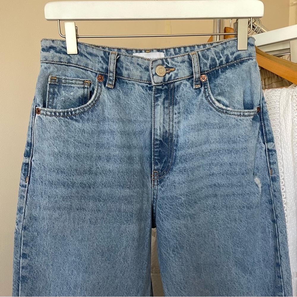 ZARA High Rise Straight Leg Ripped Knee Jeans Size 4 - Picture 4 of 11